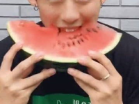 吃瓜网红小哥哥,揭秘网红小哥哥的吃瓜日常